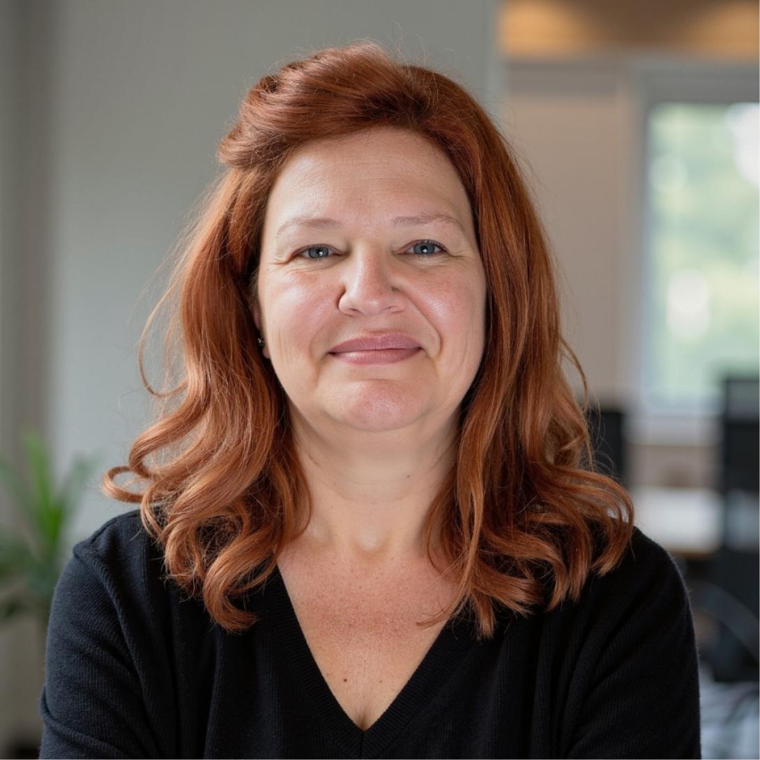 Robin Hastings headshot